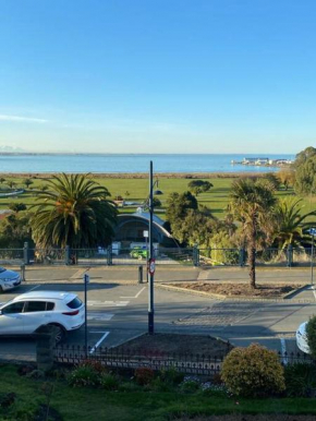 Beauty on The Bay - Best location in Timaru!